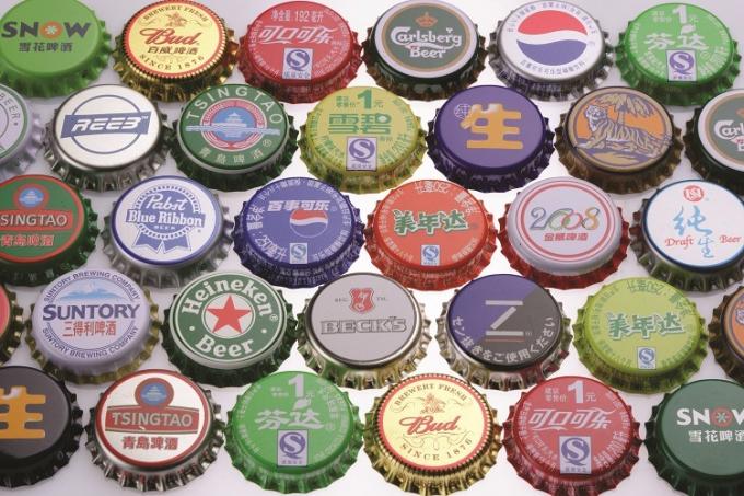 26 mm Botella de cerveza de vidrio negro tapas de copas corona de metal personalizada 0