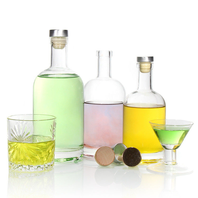 Inventario Botellas de vidrio Proveedor Botellas de licor de vidrio pesado de 750 ml para vodka a bajo precio