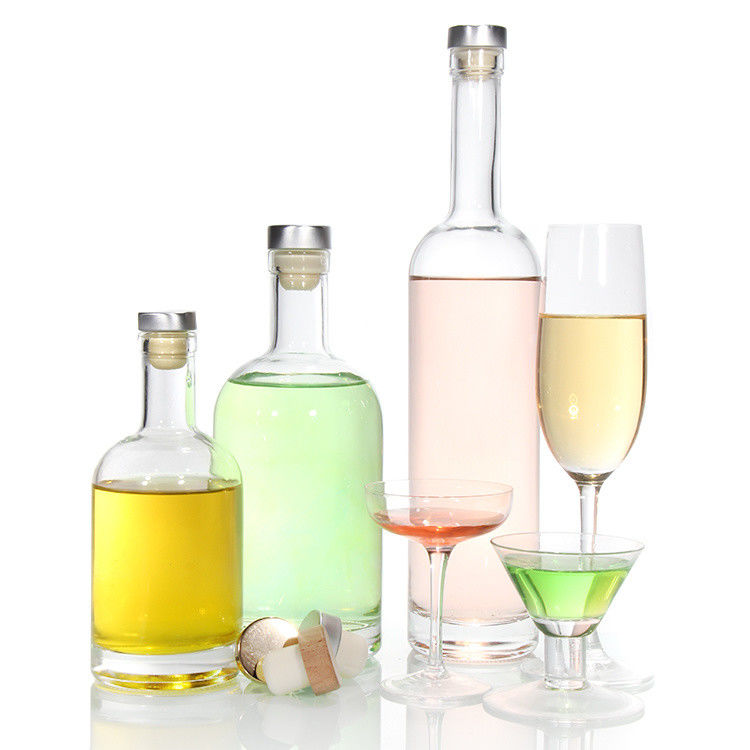 Inventario Botellas de vidrio Proveedor Botellas de licor de vidrio pesado de 750 ml para vodka a bajo precio