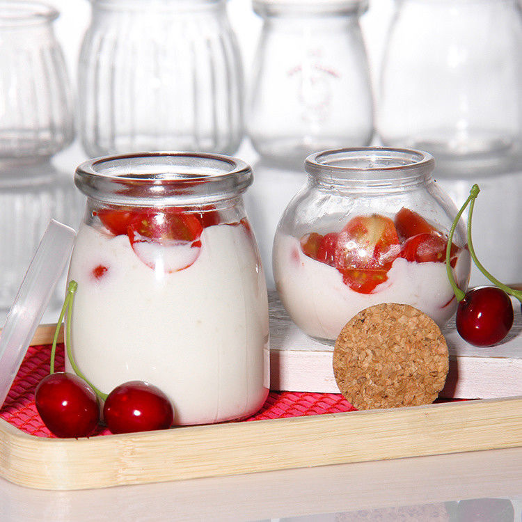 Botella de yogur de vidrio de 100 ml envasado Jarrita de pudín Jelly Mousse Taza de postre y botella de leche fresca con tapa de plástico