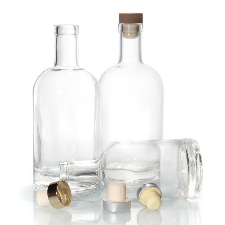 Botellas de vodka de base pesada preparadas para botellas de licor de cristal bordeaux de 750 ml